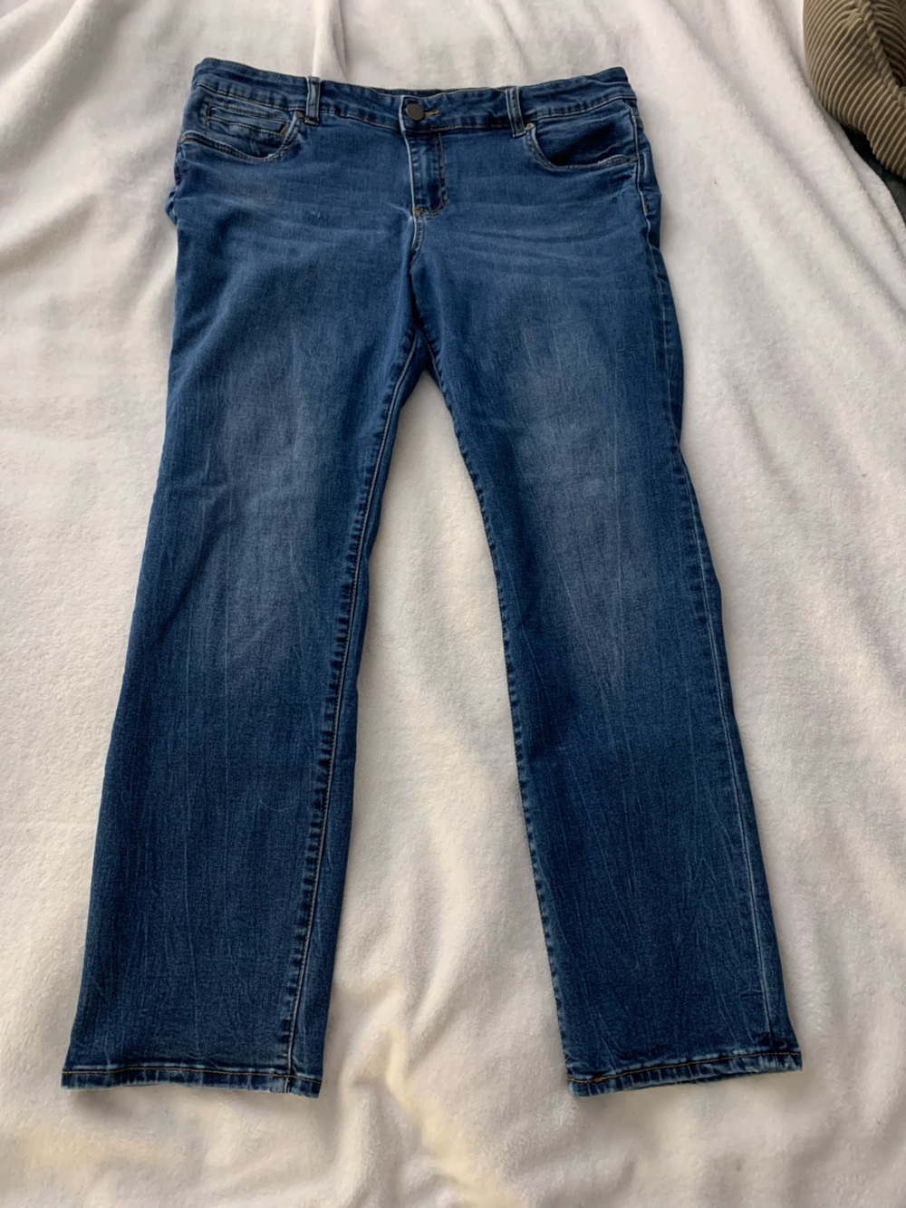 KUT Catherine Boyfriend Jeans Size 14P Made in the USA Distressed Medium Wash - Picture 5 of 16